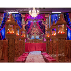 Piliers Aisleway de mariage avec lampes Lampe marocaine sur piliers pour passerelle de mariage Lampes pour passerelle de mariage - Product Image 1