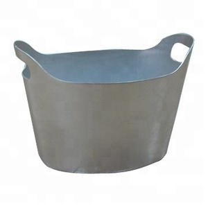 Seau à glace ovale durable en aluminium et accessoires de bar écologiques pour bacs à boissons - Product Image 1