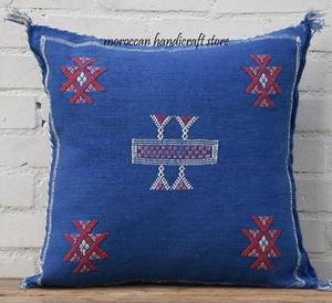 Nuevo diseño hecho a mano Sabra cactus almohada de seda - Product Image 1