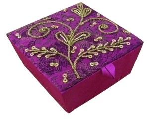 Zari-Cajas de Regalo decorativas bordadas a mano - Product Image 1
