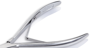 OMI Profesional de Alta Calidad CB-202C Alicates para Cutículas de Acero Inoxidable Cromado con Doble Resorte, Marca Privada OEM, Set Nghia - Product Image 4