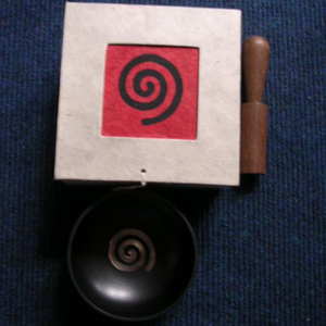 Bols chantants tibétains fabriqués au Népal, style Feng Shui, bronze avec gravure sculptée, matériau métallique - Product Image 2