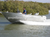 Console centrale de bateau en aluminium de 5,8 m avec plancher en contreplaqué