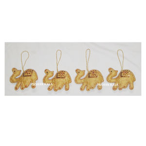 Adorno Navideño Colgante con Forma de Camello del Desierto Bordado - Product Image 1