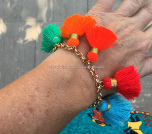 สร้อยข้อมือพู่หลากสี Mardi Gras สร้อยข้อมือเชื่อมทองทำมือมีความสุข - Product Image 1