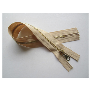 Wholesale Nylon Plastic Long Chain Auto-Lock Gold Metal Zipper for Shoes Garments Bags Home Textiles Open-End Rollers Durable Easy Use - Product Image 6