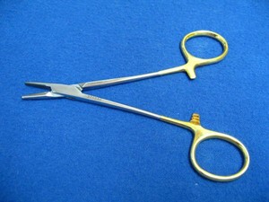 Porte-aiguilles manuel Hegar-Baumgartner TC 13/14 cm en acier inoxydable avec inserts en carbure de tungstène, certifié CE Classe II, garantie 1 an - Product Image 2