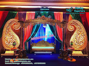 Magnifique balançoire Mehndi à thème paon, stade de mariage Royal Jhula avec lampes, balançoire de scène sculptée en métal doré - Product Image 6