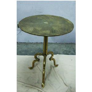 Table basse ronde en métal Antique avec trépied - Product Image 1