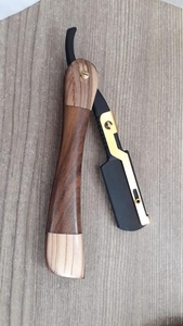 Rasoir droit à revêtement noir, rasoir pour barbier, nouveau Design, avec manche en bois, - Product Image 2