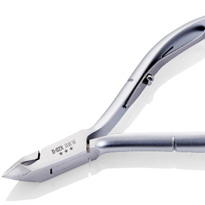 NGHIA Ensemble professionnel de haute qualité durable et portable en acier inoxydable C-02 gris fini pince à cuticules manucure et pédicure - Product Image 2