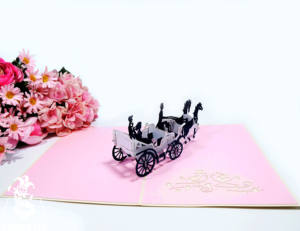 Vente en gros de cartes d'invitation de mariage 3D découpées au laser de couleur marine chariot pop-up en papier pour l'artisanat de la Saint-Valentin - Product Image 1