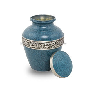 มือทำในทองเหลืองและมือแกะสลักโกศอุปกรณ์งานศพ Brassworld อินเดีย - Product Image 3