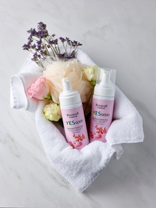 [ROOICELL] Feminine YESGOOD K-Beauty 160ml Mild Cleanser Yoni Hygiene Flower Scent Exfoliator Daily Wash <b>Deep</b> - Product Image 2