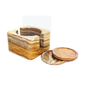 Juego de 4 Posavasos Decorativos de Material de Cuerno para Vasos, Tazas y Accesorios de Mesa a Precio Económico - Product Image 1