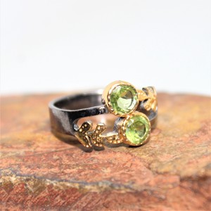 Bague en argent sterling 925 à faible quantité minimale de commande avec deux pierres au motif de feuilles florales plaqué or 18 carats réglage de lunette de style vintage pour les fêtes - Product Image 5