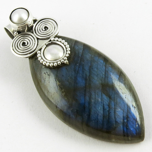 Maravilloso Colgante de Perla de Labradorita Azul en Plata de Ley 925, Estilo Clásico, para Fiestas y Eventos, Joyería de Plata al por Mayor en Línea - Product Image 1