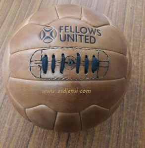 ลูกฟุตบอลหนังย้อนยุค ลูกฟุตบอลรักบี้แบบโบราณ ลูกฟุตบอลหนังโบราณ แฮนด์บอล ฟุตบอลอเมริกัน ลูกฟุตบอลหนังสั่งทำพิเศษ - Product Image 2