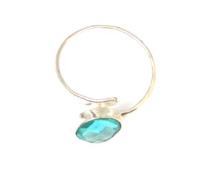 Anillo bohemio de piedra preciosa chapada en plata Vintage con forma redonda de Topacio azul hecho a mano - Product Image 3