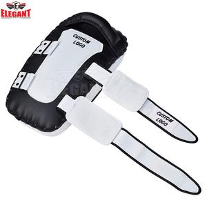Coussin de frappe incurvé pour la boxe, le MMA et le kickboxing, avec protège-poing, cible ciblée pour la boxe et le kickboxing - Product Image 2