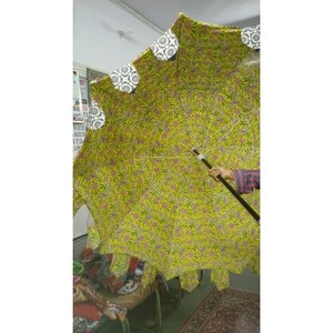 Parapluie de mariage indien au design traditionnel avec broderie et travail de miroir pour les fêtes, les événements, les parasols de soleil pour les fonctions - Product Image 2