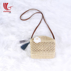 Vente en gros magnifique sac à bandoulière tissé en paille jacinthe d'eau style plage bohème avec décoration perle et pompon fermeture à glissière - Product Image 4
