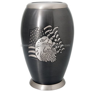 Suministros funerarios, urna de cremación de plata del orgullo americano, Brassworld, India - Product Image 3