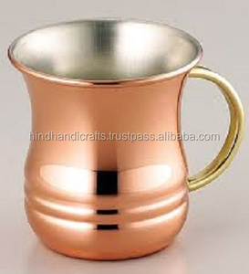 Taza de mula de barril con diseño minimalista grabado con logotipo personalizado, mango de latón martillado para café, cerveza, fabricante indio de Metal - Product Image 5