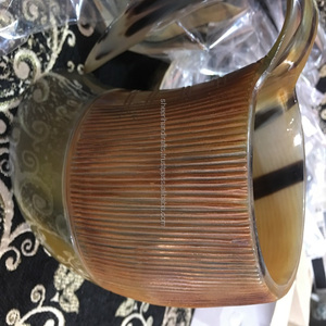 Tasse à boire en corne de boeuf et de buffle naturelle personnalisée tasses à corne à boire de style animal fabriquées à la main avec gravure dans une grande tasse en pierre - Product Image 5
