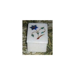 Caja decorativa blanca, hecha a mano para regalo - Product Image 1