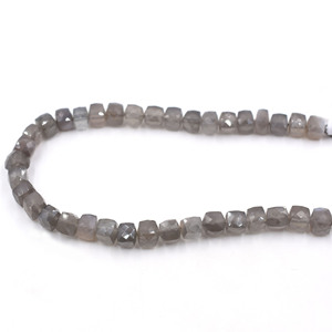 Gary Cubic Zirconia 6-8mm Faceted Beads Strand Stone Beads avec Dazzling Cube Shape - Product Image 4