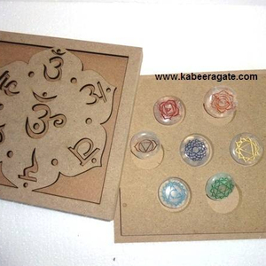 Ensemble de chakras en gros: ensemble de chakras à Quartz en cristal avec boîte à symboles Sanskrit gravée - Product Image 1