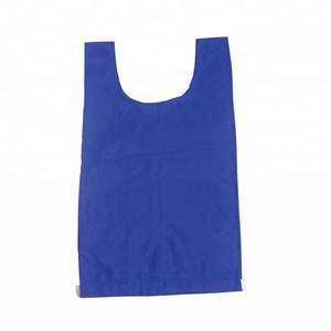 Courir à travers des bavoirs d'entraînement de football en nylon léger - Product Image 1