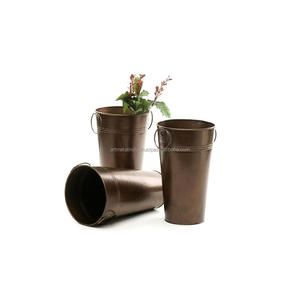 GOLD FINISHED WEDDING <b>FLOWER</b> VASE METAL NEW METAL <b>FLOWER</b> VASE FOR HOME DECORATION NEW LOOK IN METAL <b>FLOWER</b> VASE - Product Image 2