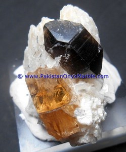 D'or topaze, g avec fluorite, malite, tourmaline, cristal, quartz blanc - Product Image 2