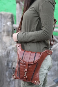 Mochila y riñonera de cuero genuino reciclada 100% hecha a mano, riñonera con diseño de funda elegante, riñoneras de Color marrón chocolate - Product Image 5