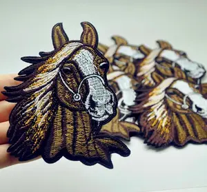 Patch brodé 3D thermocollant écologique Aigle, taille personnalisée - Product Image 1