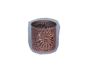 Décoration de Noël de support votif en aluminium cylindrique fait à la main de haute qualité avec motifs de finition en cuivre coupés à la main - Product Image 3