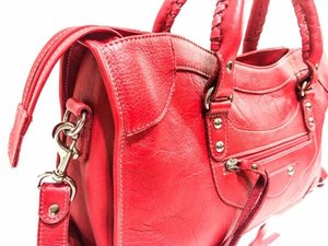 Sac à main minimaliste en cuir pour femme Fermeture à glissière Sac à main léger et durable avec structure simple et propre - Product Image 4