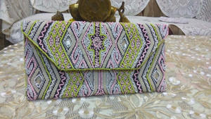 Nouvel arrivage de pochette de style européen pour femmes motif géométrique Guru Kirpa Export India sac de voyage perlé pour soirée à la plage - Product Image 2