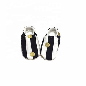 Vellcro Matériel Lisse Bébé Chaussons - Product Image 1