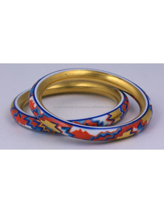 Brazalete de latón de alta calidad de estilo único con diseño de flores - Product Image 1