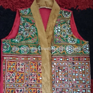 Chaqueta India Bohemia bordada con espejo, trabajo - Product Image 1