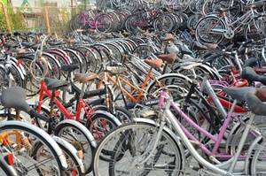 Vélos d'occasion pour femmes avec cadre en acier, jantes en alliage d'aluminium, freins à disque, vitesses 12, roues de 26 pouces - Fabriqués au Japon à vendre - Product Image 4