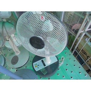 Mini ventilador de pie duradero usado casi nuevo - Product Image 4