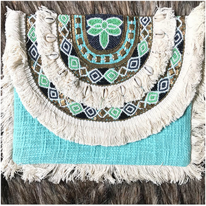 Bolso de Mano Tipo Clutch con Flecos y Bordado Tradicional Hecho a Mano, Diseño de Conchas Codi, Tela de Algodón KAMARVY, Forma de Media Luna - Product Image 1