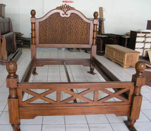 เตียงแผงไม้มะฮอกกานีแข็งตกแต่งด้วยไม้ไผ่ดีไซน์ร่วมสมัยมีขนาดคิงไซส์หรือควีนไซส์สำหรับห้องนอน - Product Image 1