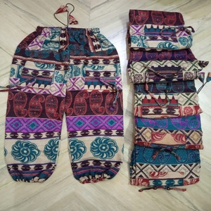 Nouveaux pyjamas/pantalons imprimés en laine acrylique pour dames pour la mode hivernale Fournisseur en gros de l'Inde - Product Image 4