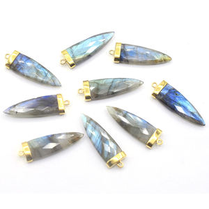 Pendentif en forme de flèche en labradorite en argent sterling 925 plaqué or pour la fabrication de bijoux artisanaux - Product Image 1