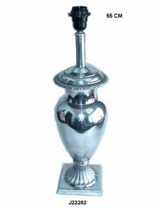 Lampe de table en aluminium de haute qualité également disponible en finition mate fabriquée en métal coulé lampe de table d'appoint décoration de la maison - Product Image 2